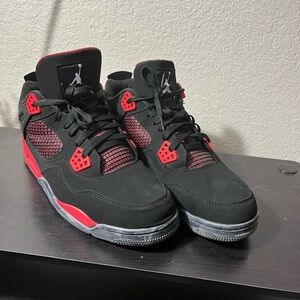 Jordan Red Thunders Retro 4s